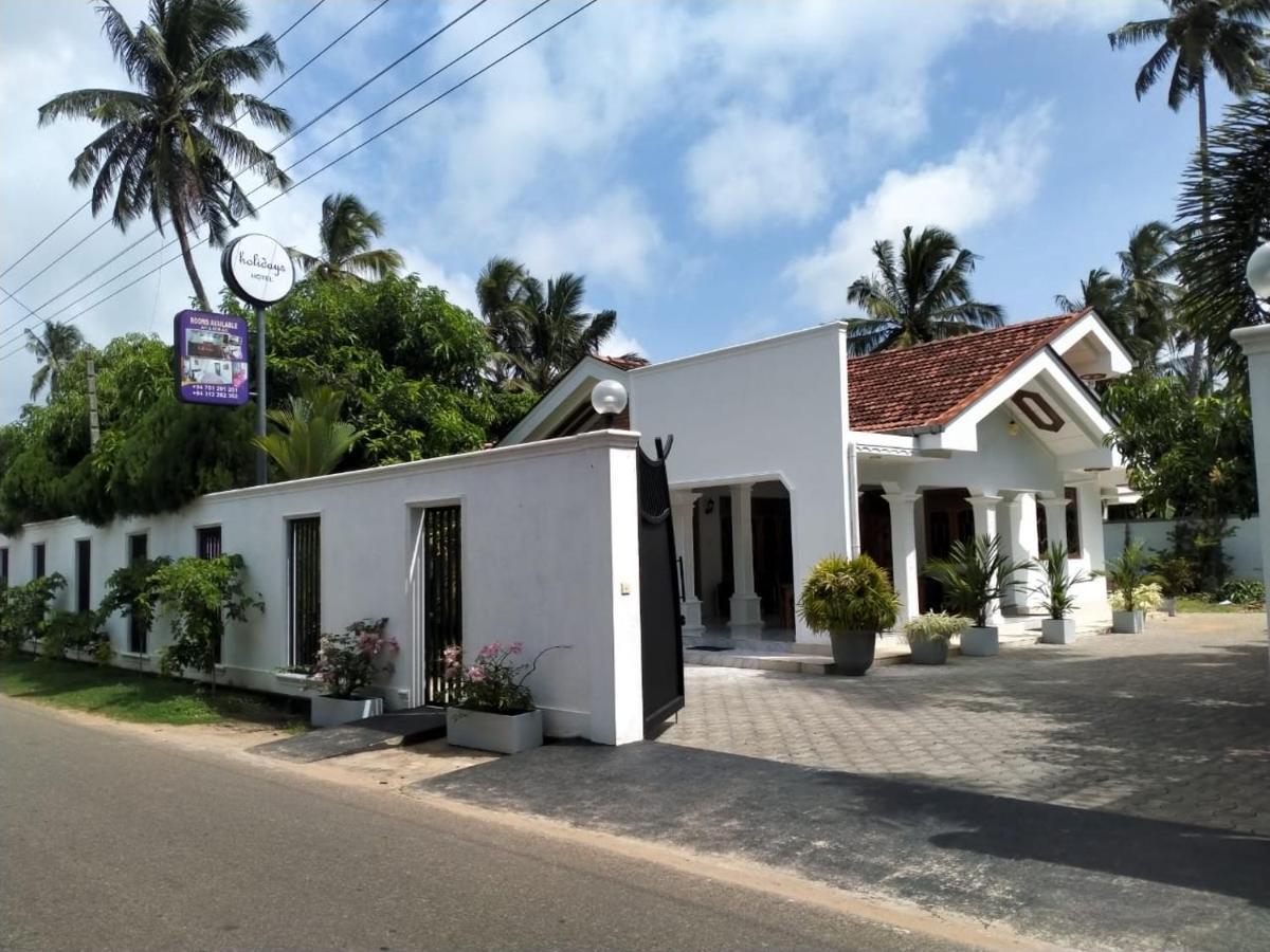 Holidays Hotel Nainamadama Exterior photo