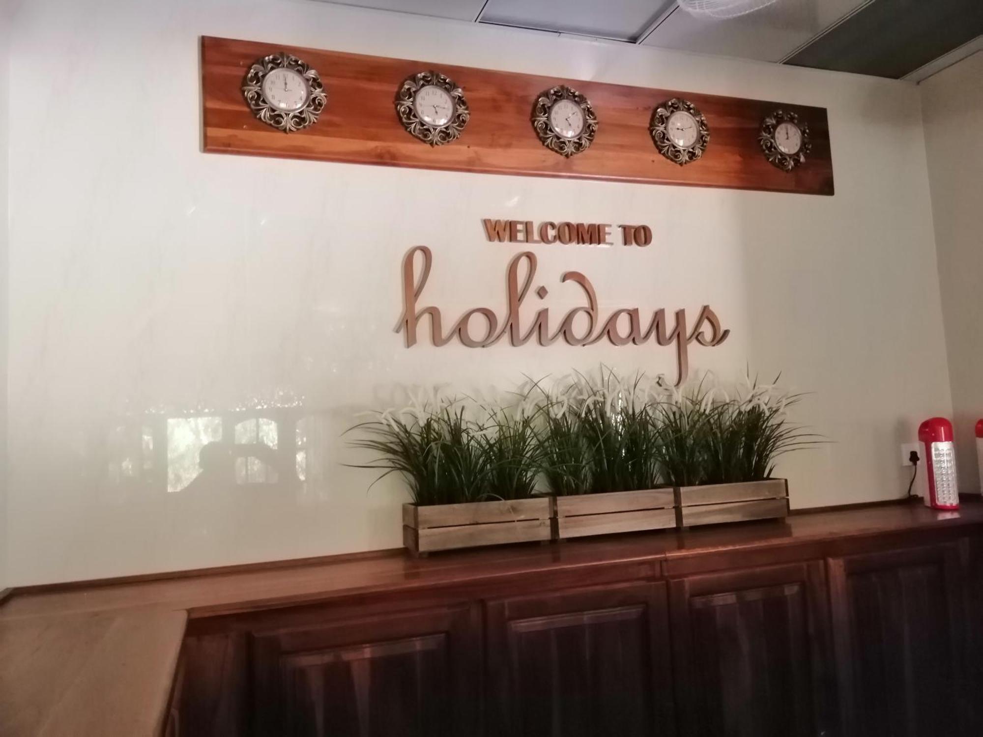 Holidays Hotel Nainamadama Exterior photo
