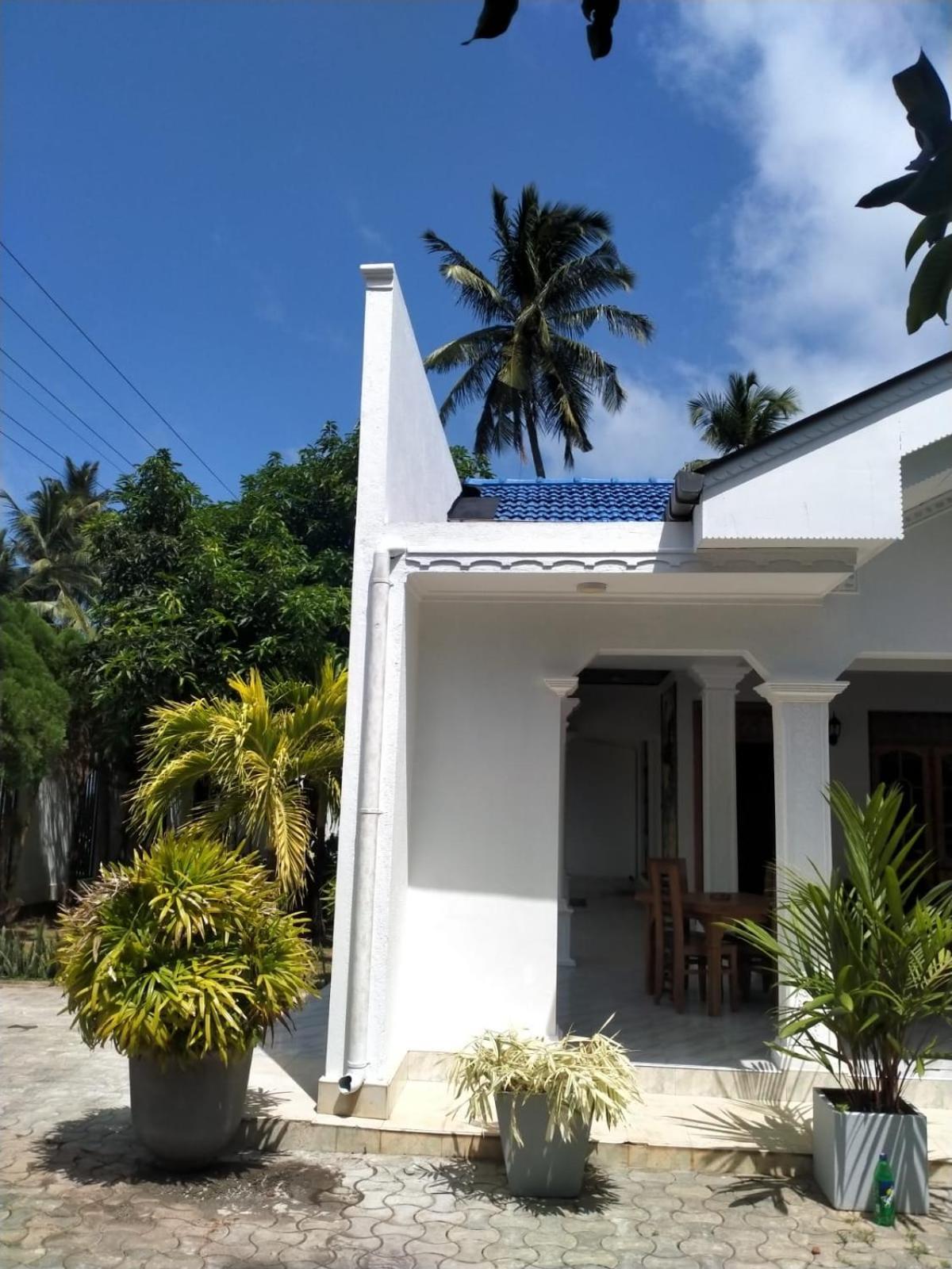 Holidays Hotel Nainamadama Exterior photo