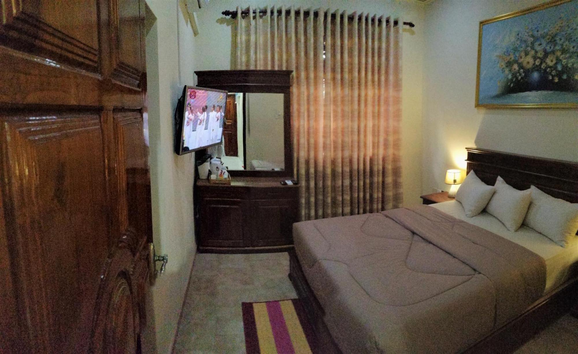 Holidays Hotel Nainamadama Exterior photo